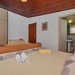 In Zelenka Mit Gemeinschaftspool By Interhome Veliko Brdo