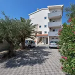 In Zelenka Mit Gemeinschaftspool By Interhome アパート