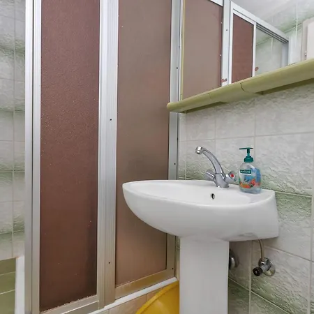 아파트 In Zelenka Mit Gemeinschaftspool By Interhome *